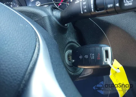 2019 Kia Sorento 3.3L Lx из США, поврежденный, VIN 5XYPG4A50KG470876